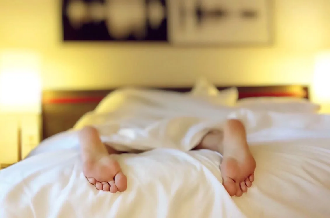 睡眠時間充足仍感疲倦？警惕「假性睡眠」問題